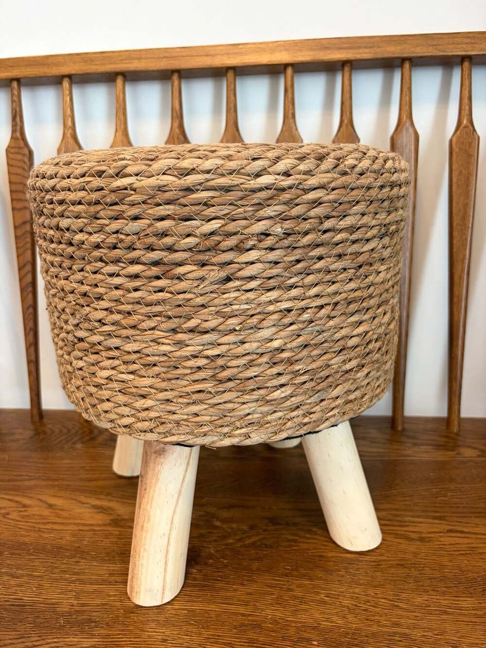Adeco Trading Hand Woven Seagrass Round Ottoman Footstool with Wood Legs